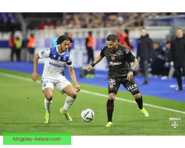 伊尼亚基在新赛季展现出卓越的战术适配性，持续提升球队竞争力