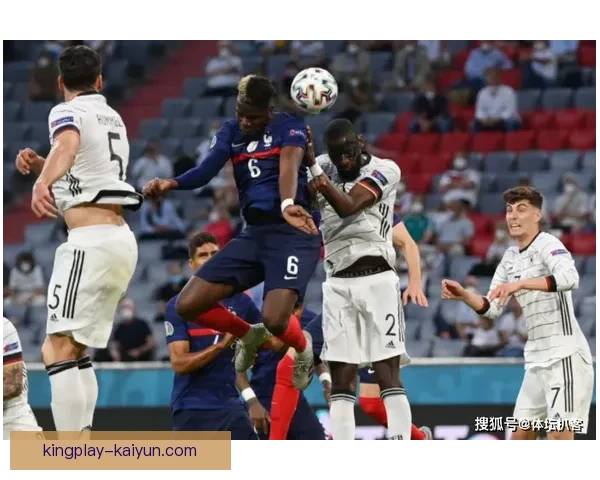 利桑德罗在世界杯决赛中表现稳健，争夺冠军值得关注。